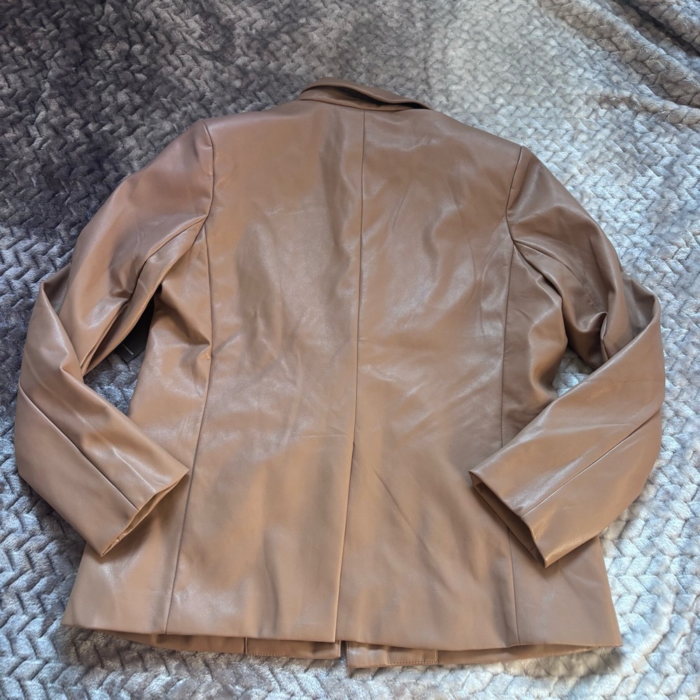 NWT Forever 21 faux Leather Blazer taupe size medium - Picture 9 of 10